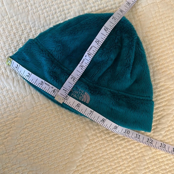 Fleece hat bundle The North Face Mountain Hardwear Small/Medium 3 hats shown B11 - Picture 7 of 8